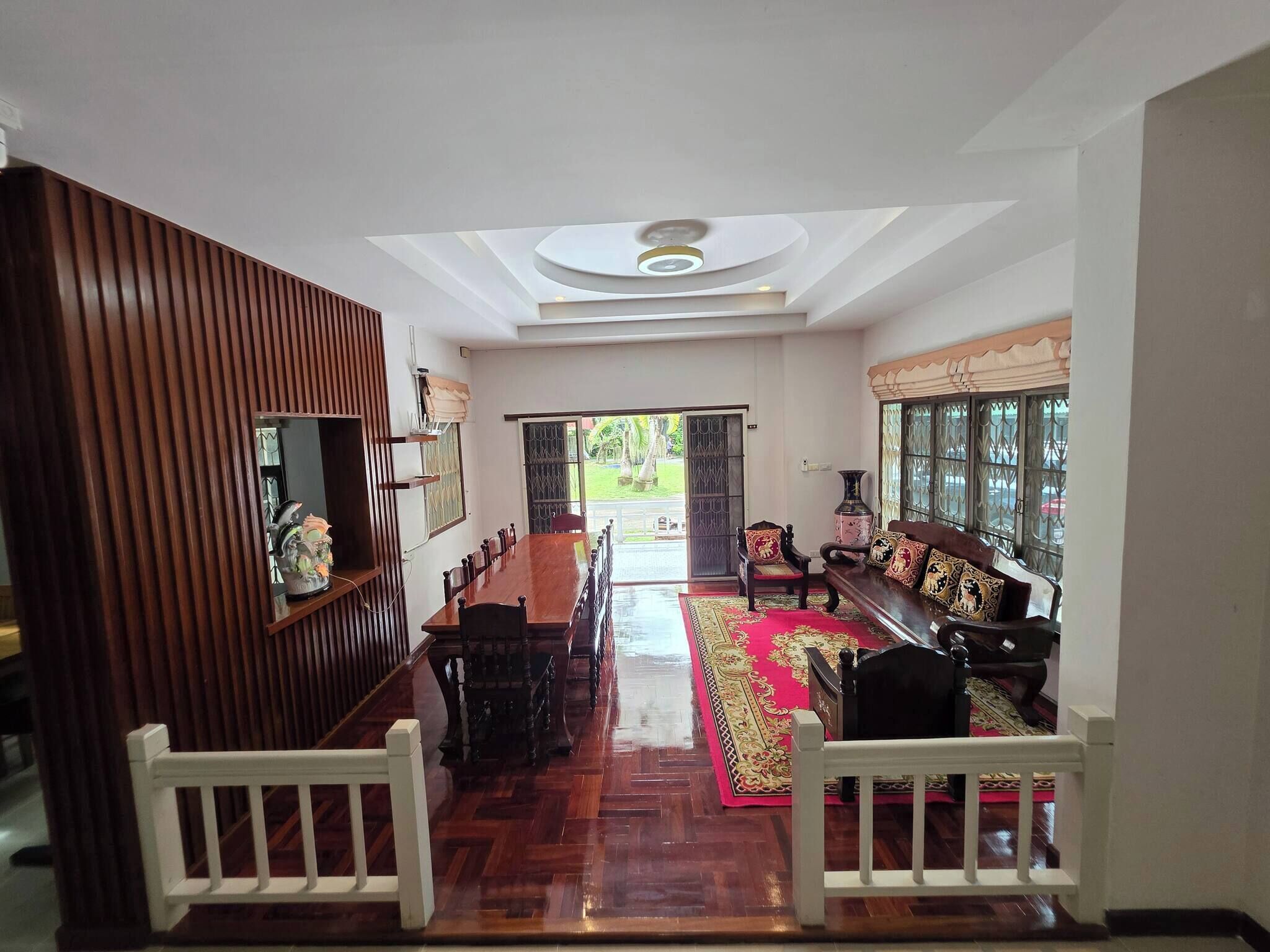 House, 5 Bedrooms, Smoking, Garden View | Living room