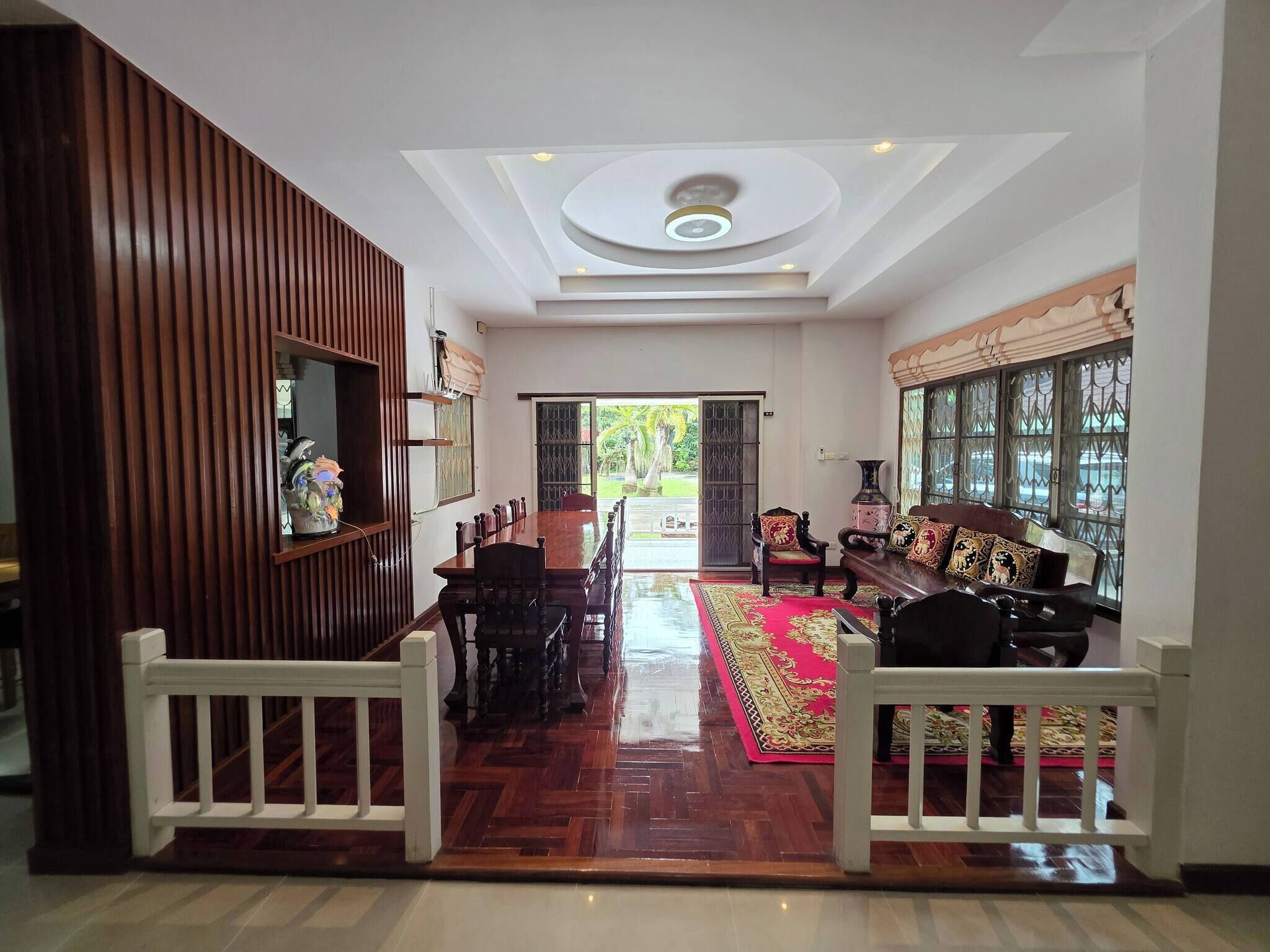 House, 5 Bedrooms, Smoking, Garden View | Living room