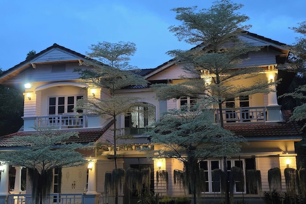 House, 5 Bedrooms, Smoking, Garden View | Exterior