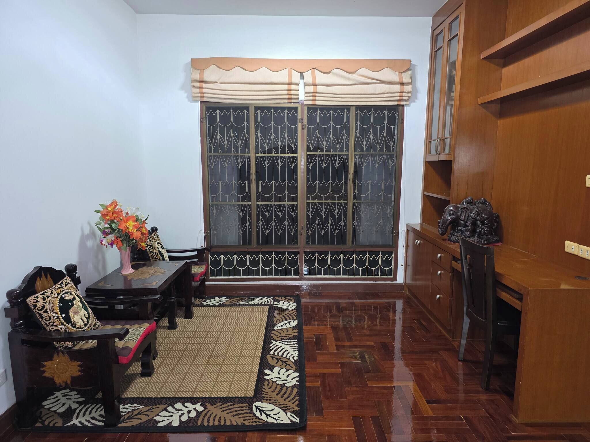 บ้านพัก, 5 ห้องนอน, สูบบุหรี่ได้, วิวสวน | ห้องนั่งเล่น