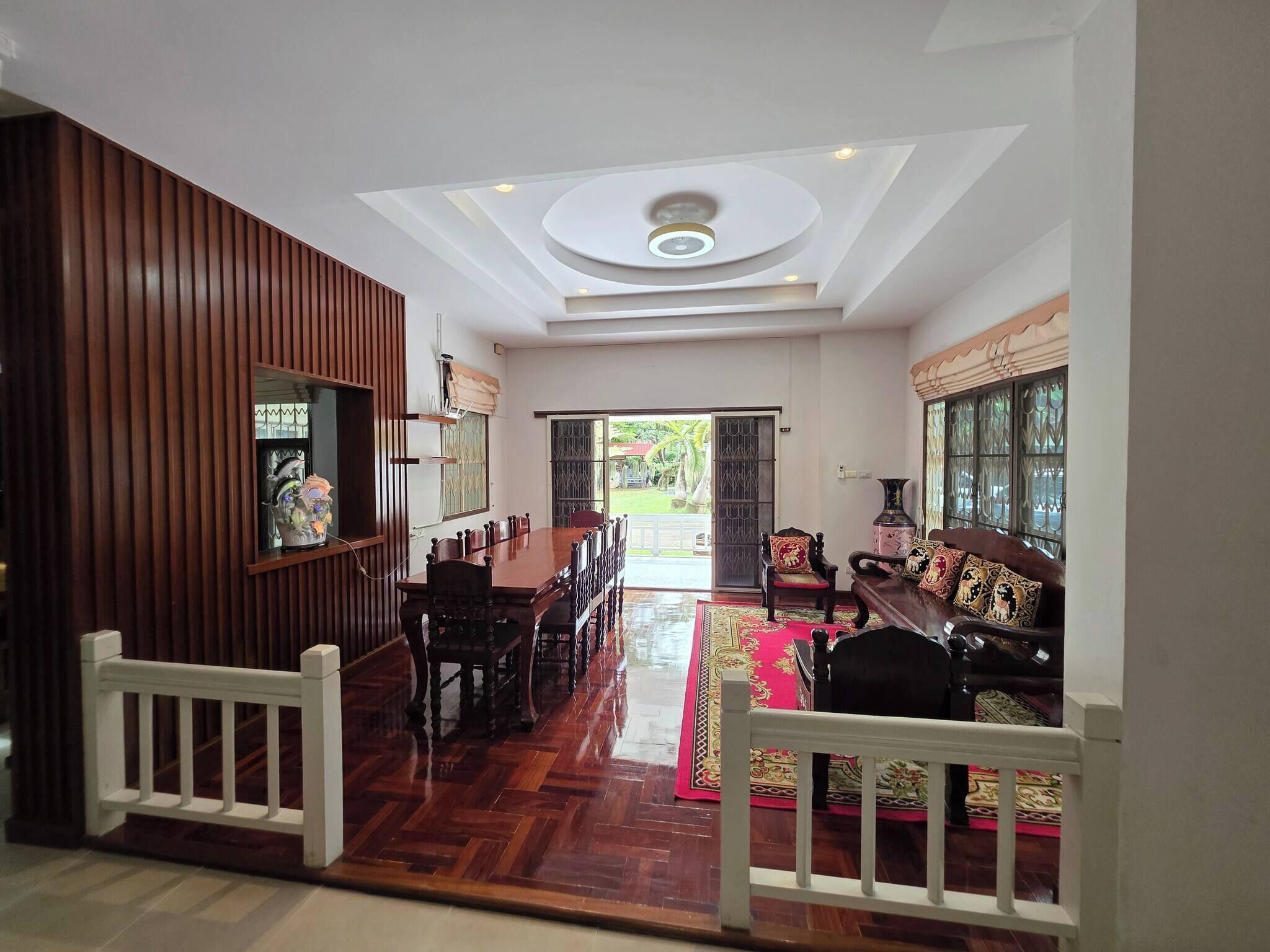 บ้านพัก, 5 ห้องนอน, สูบบุหรี่ได้, วิวสวน | ห้องรับประทานอาหาร