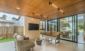 Basic Chalet | Interior - Condo w/ Pool 600m From the Beach in Arraial D'ajuda - CRP (Porto Seguro)