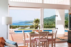 Dining - Simpson Secret - Epiros Coast (Preveza)