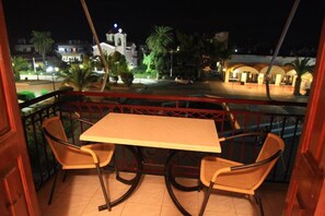 Outdoor dining - Argo apartments near Nafplio (Nea Kios)