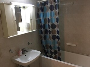 Vierpersoonskamer | Badkamer