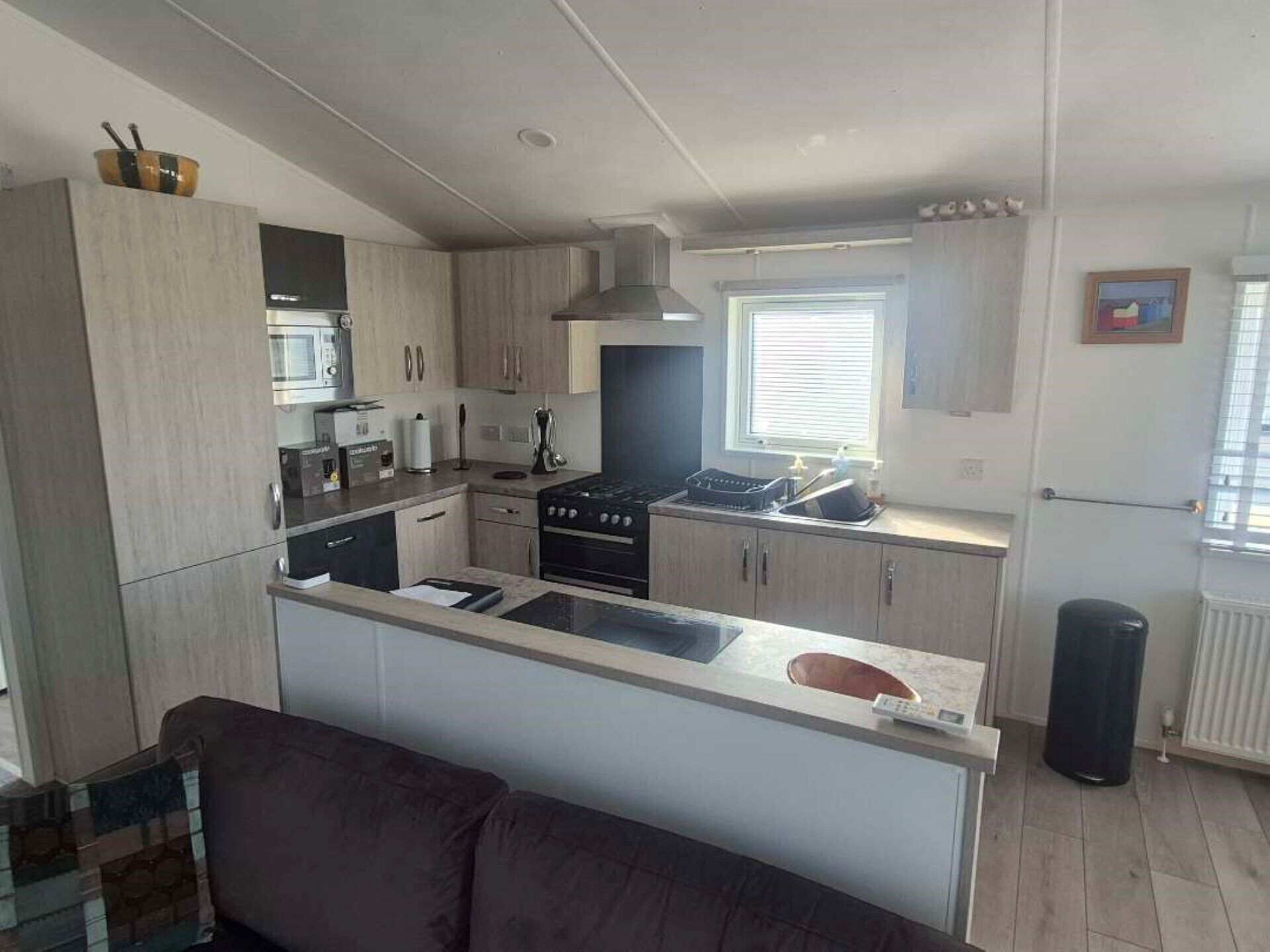 Køleskab, mikrobølgeovn, ovn, kogeplade