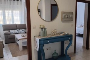 Interior - Vionta: Your cozy retreat with garden view near the beach (Aguiño)