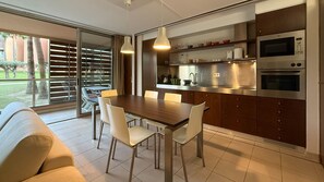 Fridge, microwave, oven, dishwasher - Herdade dos Salgados, T2 12A_0A, Vila das Lagoas (Albufeira)