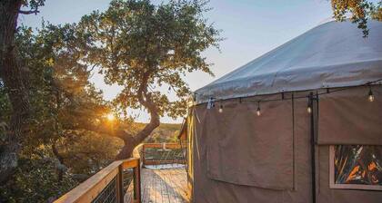 Yurt in the trees w TX stars & Pickleball