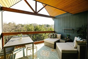 Unclassified image, 3 of 21, button - Blue Bonnet ↠ Cabin with view and Pro Coffee Setup, Pickleball (Dripping Springs)