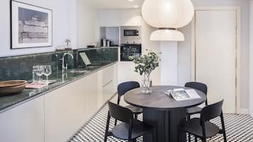 Comfort-Apartment | Eigene Küche | Großer Kühlschrank, Ofen, Herdplatte, Geschirrspüler