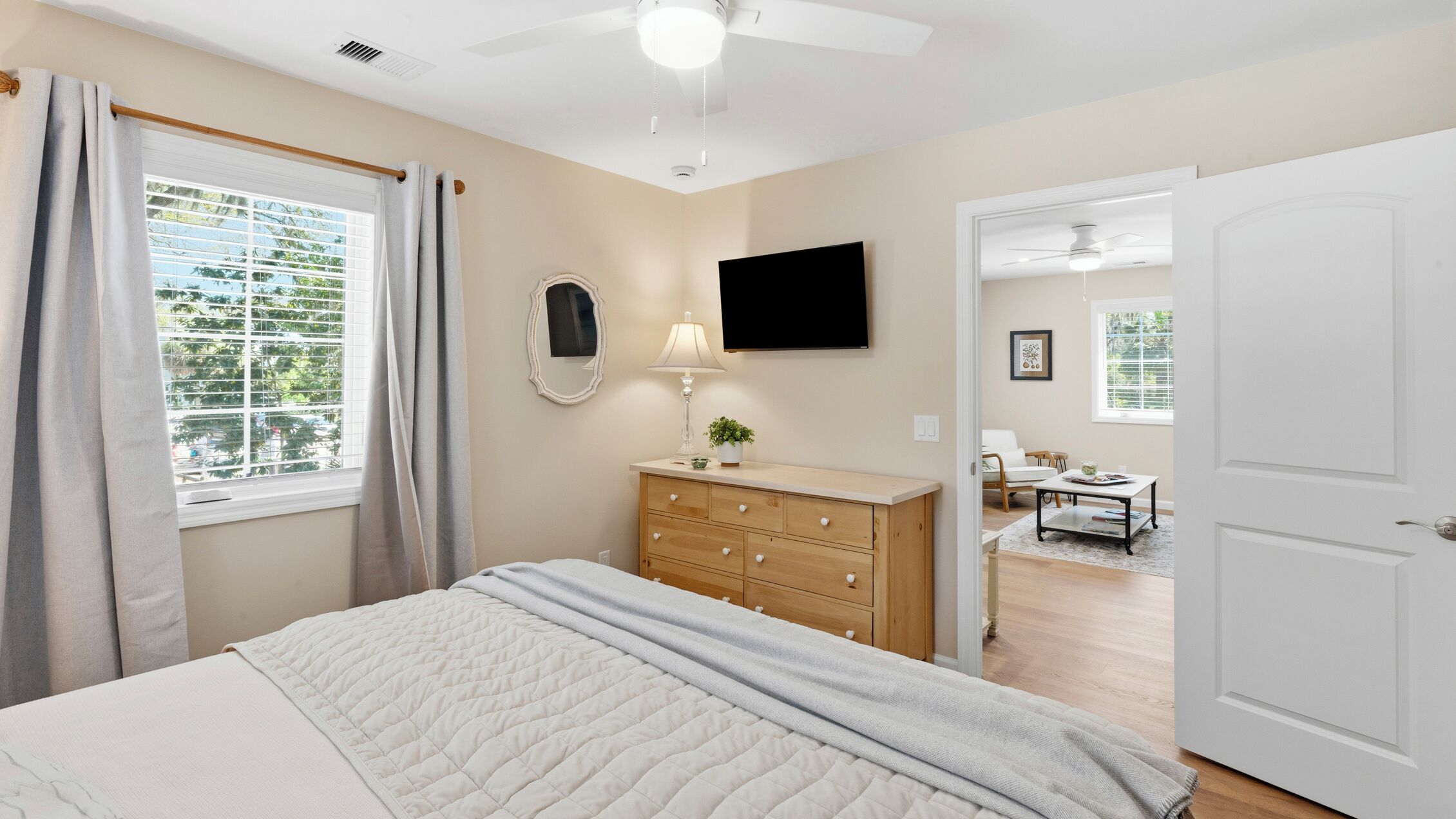 1 chambre, fer et planche à repasser, Wi-Fi, draps fournis