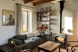 Living area - Charming house for 7 on the Côte des Légendes (Guissény)