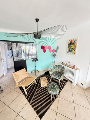 Interior - Spacious 6-bedroom villa in Boucau with heated pool, private spa & outside bar. (Boucau)