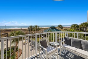 Property grounds - Beach Front in Perdido Key, Pool, Hot tub, Balcony (Pensacola)