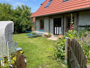 Unclassified image, 3 of 21, button - Holiday Home “Kleiner Eselhof” with Private Terrace, Garden & Wi-Fi (Semlow)