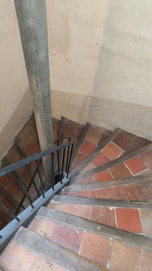 Interior - New! Lots of charm and ideal location, 2 bedrooms, balcony. (Sète)