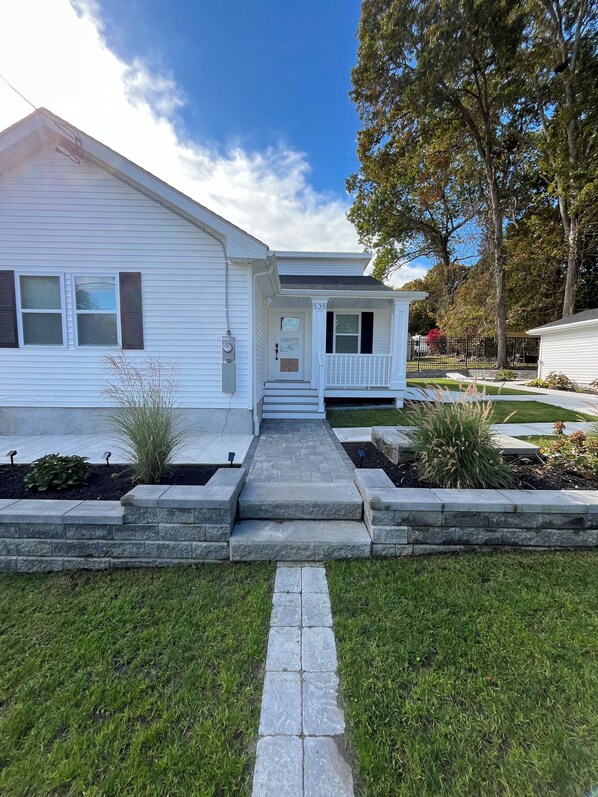 Unclassified image, 1 of 25, button