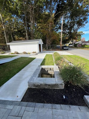 Unclassified image, 2 of 25, button