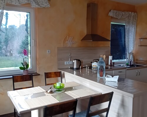 Apartment 'Haus Blick' mit privatem Garten und WLAN und angrenzendem Yogastudio