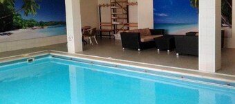 A Place You'll Surely Enjoy! Indoor Pool, Sauna Access, Close to Africa Museum!