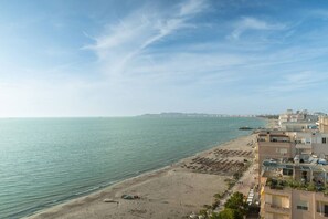 Beach nearby - Penthouse Royal Orchid (Durrës)
