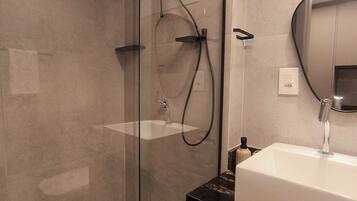 Comfort Apartment | Bathroom