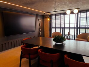 Apartamento | Sala de reunião