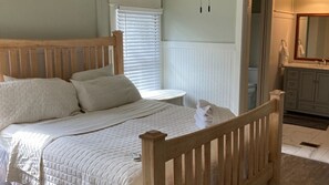 Unclassified image, 4 of 9, button - Charming 3 Bedroom Home Beaufort SC Close to Downtown and Parris Island Sleeps 8 (Beaufort)