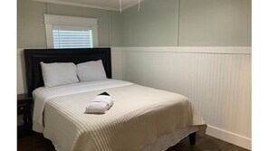 Unclassified image, 5 of 9, button - Charming 3 Bedroom Home Beaufort SC Close to Downtown and Parris Island Sleeps 8 (Beaufort)