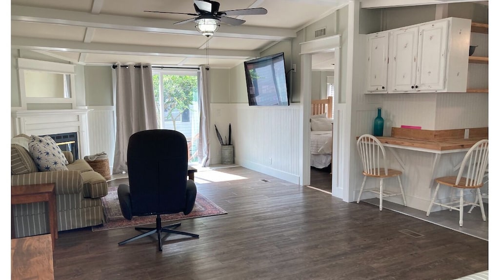 Charming 3 Bedroom Home Beaufort Sc Close To Downtown And Parris Island Sleeps 8 - Beaufort, SC