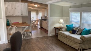 Unclassified image, 2 of 9, button - Charming 3 Bedroom Home Beaufort SC Close to Downtown and Parris Island Sleeps 8 (Beaufort)