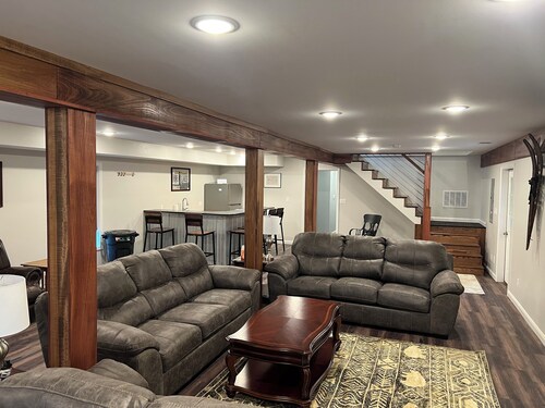 Serene 5-bedroom farmhouse with AC in charming Sinclairville