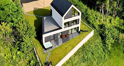 Luxurious Villa With Jacuzzi in the Beskid Mountains