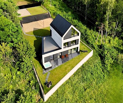 Luxurious Villa With Jacuzzi in the Beskid Mountains