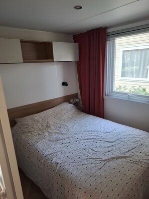 Room - Mobile Home 'Badji': Shared Terrace, Private Garden & Air Conditioning in Gastes (Gastes)