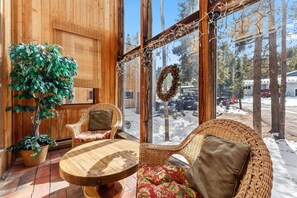 Interior - Rustic Cabin In The Heart Of Breckenridge With Private Hot Tub (Breckenridge)