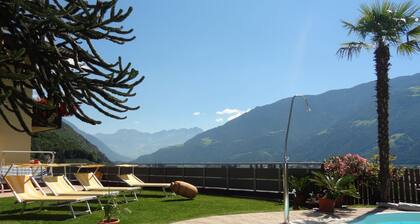 Apartment 'Himmelschlüssel' mit Bergblick, Gemeinschaftspool und WLAN