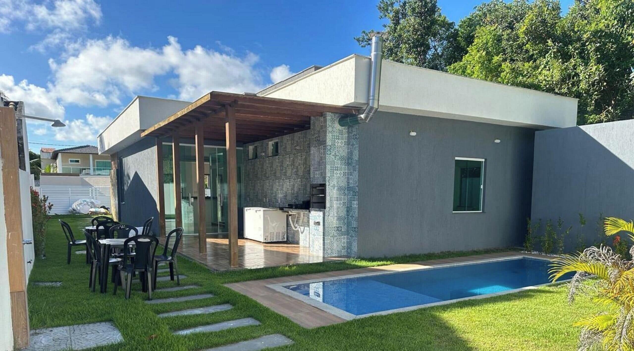 Rumah Deluks, akses ke kolam renang | Fasilitas kamar