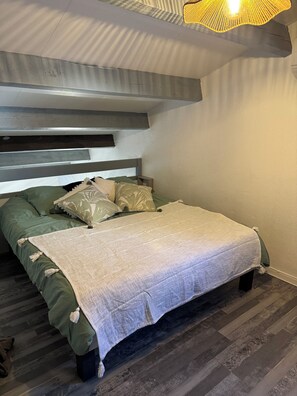 1 bedroom, Internet, bed sheets - House with garden 10 minutes from the beach (Saint-Cyprien)