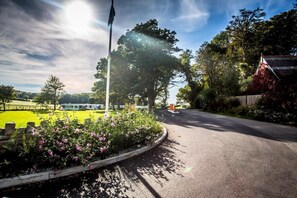 Property grounds - Coed Helen Holiday Park (Caernarfon)
