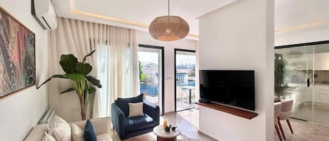 Apartment, 2 Bedrooms, Smoking, Balcony | Living room