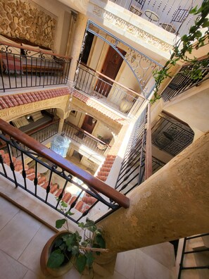 Interior - Al Madina Riad Bizerte, A Mediterranean Creative House Above the Sea (Bizerte)
