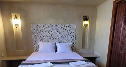 Al Madina Riad Bizerte, A Mediterranean Creative House Above the Sea