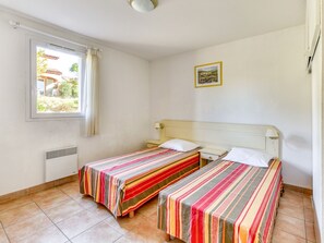 2 bedrooms, free WiFi - Cute villa for 4 people, garden (Homps)