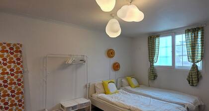 Cloud_Cozy 1-bedroom studio with AC in EWha Univ