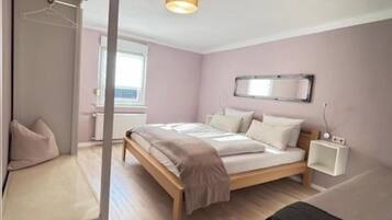 2 chambres, fer et planche à repasser, lit parapluie, Wi-Fi gratuit