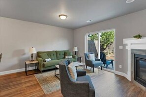 Unclassified image, 3 of 24, button - Modern 3BR Salem Retreat in Quiet Neighborhood (Salem)