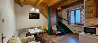 Duplex 2-Bedroom Apartment