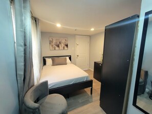 1 bedroom, iron/ironing board, WiFi, bed sheets - A Room in Newark with Parking (Newark)